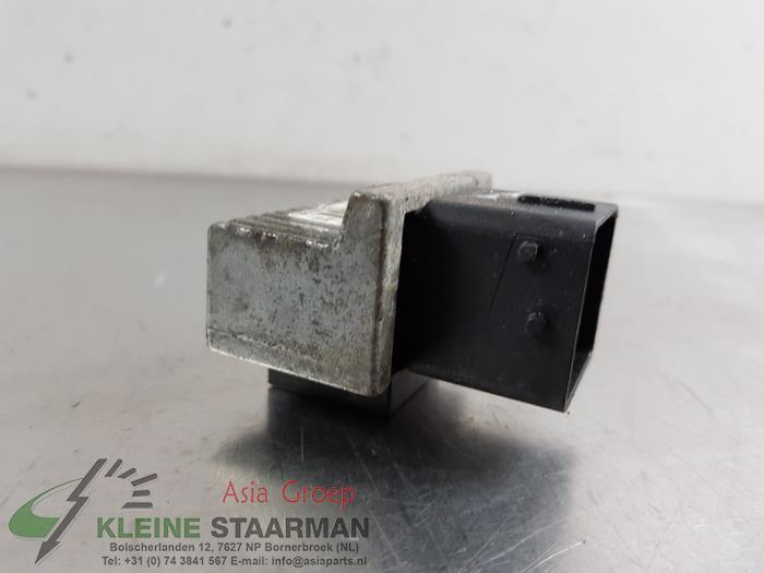 Glow plug relay Nissan Qashqai 1.5 dCi DPF 110678071R
