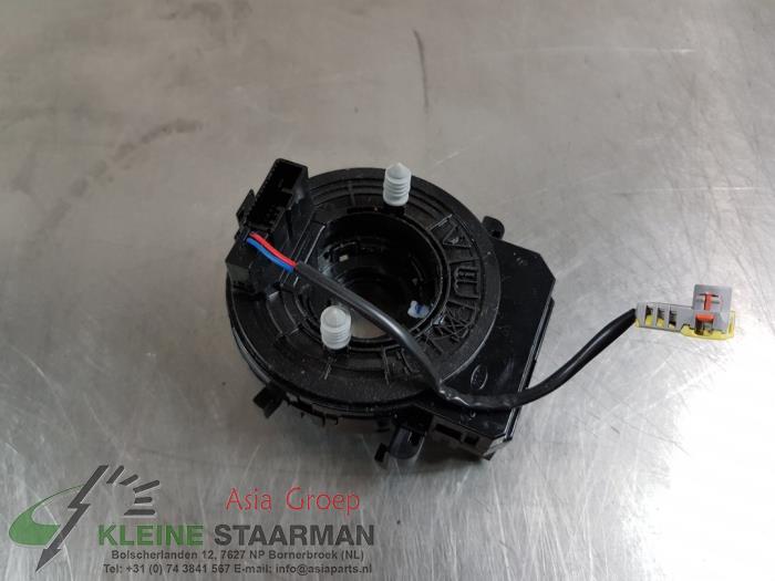 Airbag clock spring from a Kia Stonic (YB) 1.0i T-GDi 12V 2019