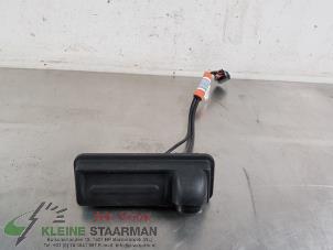 Gebrauchte Schalter Heckklappe Kia Stonic (YB) 1.0i T-GDi 12V Preis auf Anfrage angeboten von Kleine Staarman B.V. Autodemontage