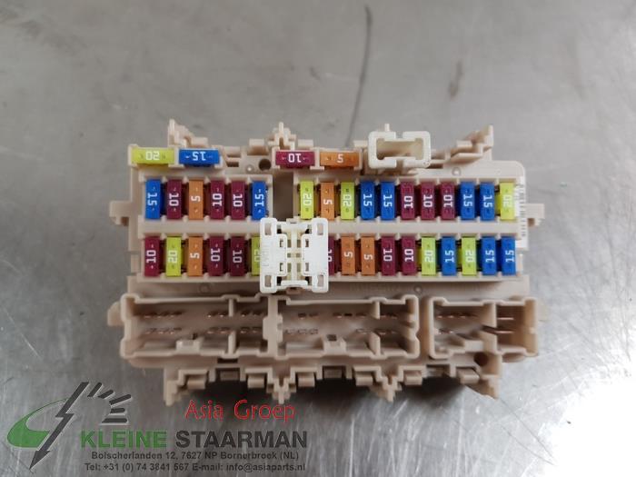 Fuse box Nissan Qashqai 1.3 DIGT 160 16V 4EB0C