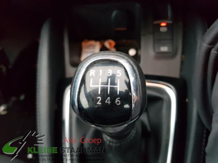 Nissan Qashqai Gear stick knobs stock