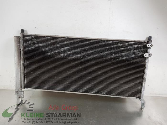 AC-radiator från en Toyota Auris (E15) 1.8 16V HSD Full Hybrid 2012
