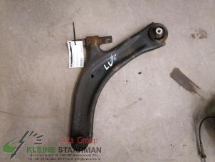 Used Front lower wishbone, left Nissan Qashqai (J10) 2.0 16V Price on request offered by Kleine Staarman B.V. Autodemontage