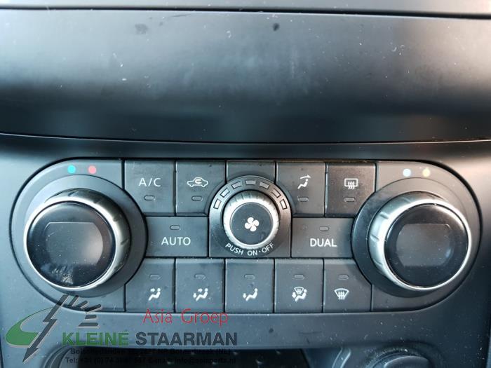 Heater control panel Nissan Qashqai 2.0 16V