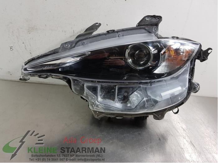 Headlight, left from a Mazda MX-5 (ND) 1.5 Skyactiv G-131 16V 2017