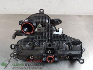 Used Intake manifold Toyota Yaris III (P13) 1.5 16V Hybrid Price on request offered by Kleine Staarman B.V. Autodemontage
