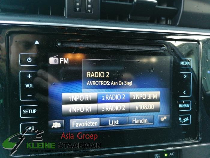 Navigation system Toyota Auris 1.8 16V Hybrid 8614002400 PANASONIC