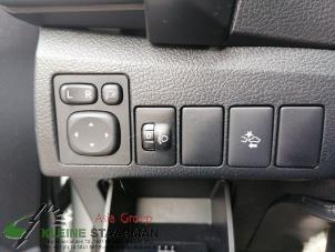 Używane Przelacznik lusterka Toyota Auris Touring Sports (E18) 1.8 16V Hybrid Cena na żądanie oferowane przez Kleine Staarman B.V. Autodemontage