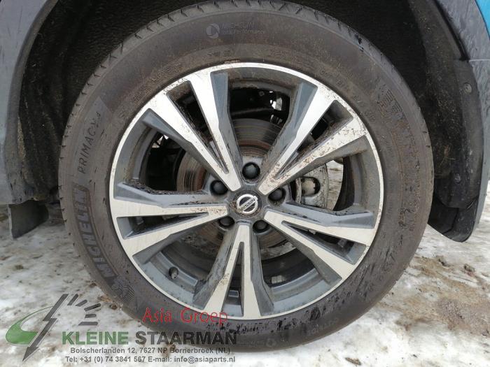 Felgen Set + Reifen van een Nissan Qashqai (J11) 1.3 DIG-T 160 16V 2020