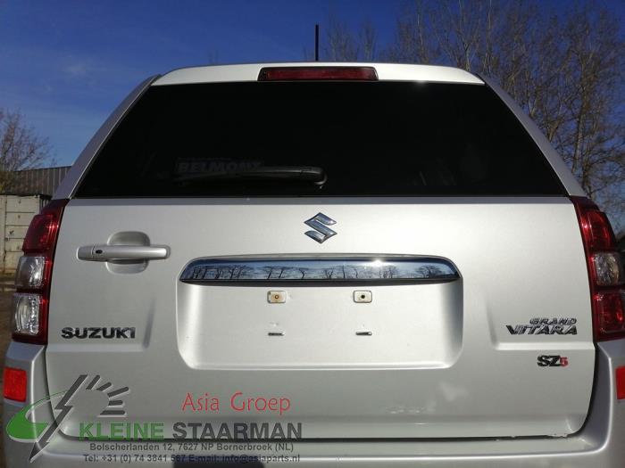 Tailgate from a Suzuki Grand Vitara II (JT) 2.4 16V 2011