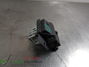 Used Cooling fan resistor Nissan Micra (K14) 0.9 IG-T 12V Price on request offered by Kleine Staarman B.V. Autodemontage