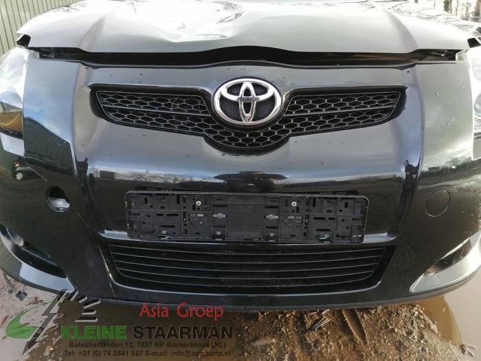 Grille from a Toyota Auris (E15) 1.6 Dual VVT-i 16V 2009