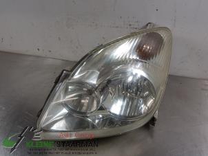 Used Headlight, left Toyota Corolla Verso (E12) 2.0 D-4D 16V 90 Price on request offered by Kleine Staarman B.V. Autodemontage