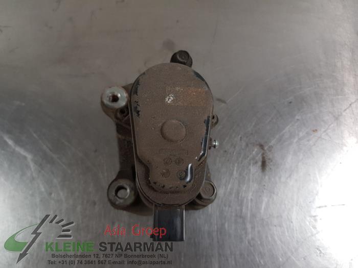 Rear brake calliper, left from a Hyundai i30 Wagon (PDEF5) 1.4 T-GDI 16V 2018