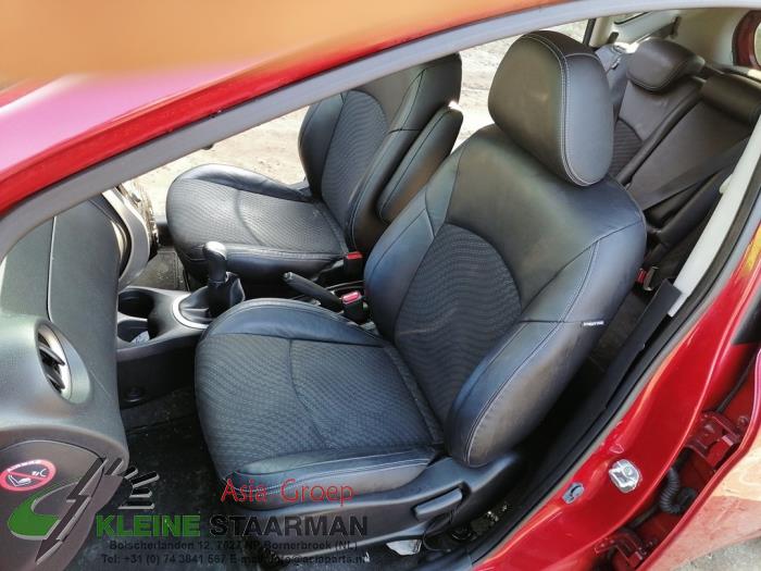 WEXY Leder Autositzbezüge Sets für Nissan Note/Note EU(E11) 2004-2013,  9-teiliges Set Sitzbezug Komplett-Set, Atmungsaktiv Komfortable Allwetter