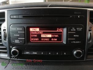 Used Radio CD player Kia Sportage (QL) 1.6 GDI 132 16V 4x2 Price on request offered by Kleine Staarman B.V. Autodemontage