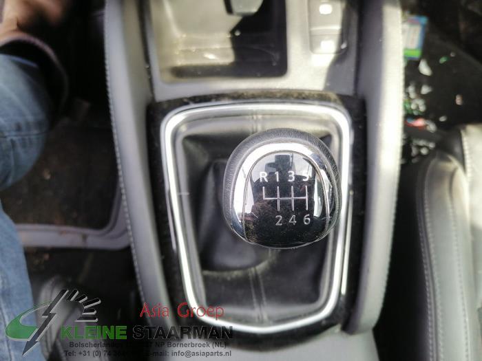 Gear stick knob Nissan Qashqai 1.6 DIG-T 16V 163