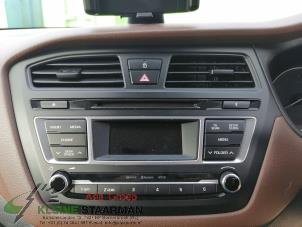 Gebrauchte Radio CD Spieler Hyundai i20 (GBB) 1.2i 16V Preis auf Anfrage angeboten von Kleine Staarman B.V. Autodemontage