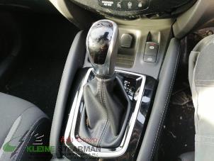 Used Automatic gear selector Nissan Qashqai (J11) 1.3 DIG-T 160 16V Price on request offered by Kleine Staarman B.V. Autodemontage