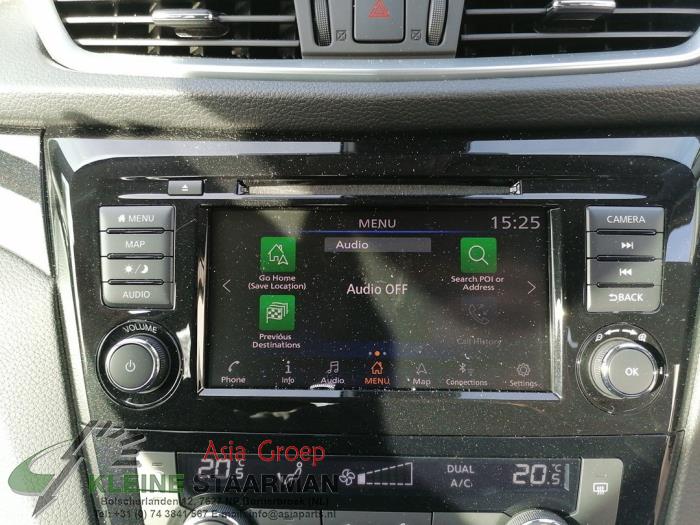 Navigation System van een Nissan Qashqai (J11) 1.3 DIG-T 160 16V 2020