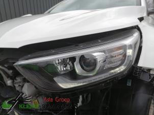 Used Headlight, left Kia Stonic (YB) 1.0i T-GDi 12V Price on request offered by Kleine Staarman B.V. Autodemontage
