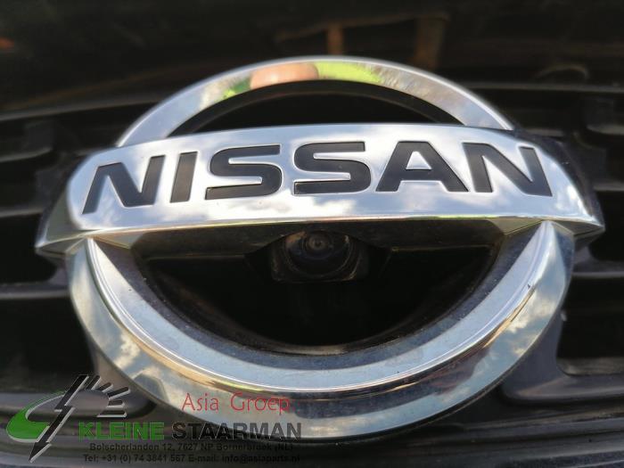 Front camera from a Nissan Juke (F15) 1.6 16V 2016