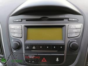 Used Radio CD player Hyundai iX35 (LM) 1.6 GDI 16V Price on request offered by Kleine Staarman B.V. Autodemontage