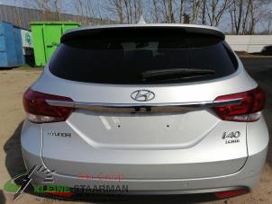 Używane Uchwyt tylnej klapy Hyundai i40 CW (VFC) 1.7 CRDi 16V Cena na żądanie oferowane przez Kleine Staarman B.V. Autodemontage