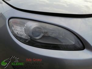 Używane Reflektor prawy Mazda MX-5 (NC18/1A) 1.8i 16V Cena na żądanie oferowane przez Kleine Staarman B.V. Autodemontage