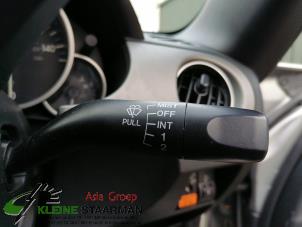 Usados Interruptor de limpiaparabrisas Mazda MX-5 (NC18/1A) 1.8i 16V Precio de solicitud ofrecido por Kleine Staarman B.V. Autodemontage