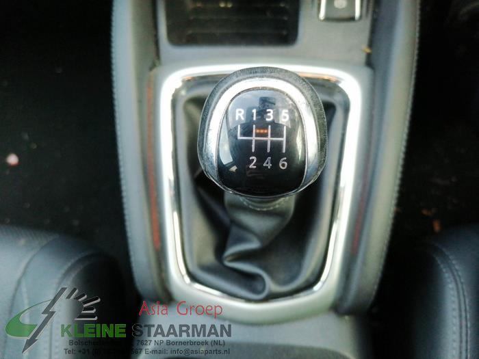 Gear stick knob Nissan Qashqai 1.6 DIGT 163 16V