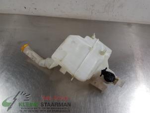 Used Front windscreen washer reservoir Mazda 5 (CWA9) 1.6 CITD 16V Price € 42,35 Inclusive VAT offered by Kleine Staarman B.V. Autodemontage