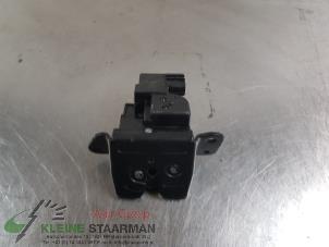 Used Tailgate lock mechanism Hyundai iX20 (JC) 1.4i 16V Price on request offered by Kleine Staarman B.V. Autodemontage