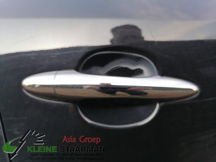 Poignée portière 4portes arrière droite d'un Kia Sportage (SL) 1.7 CRDi 16V 4x2 2015