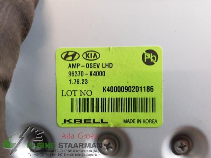 Radio amplifier from a Hyundai Kona (OS) 64 kWh 2019