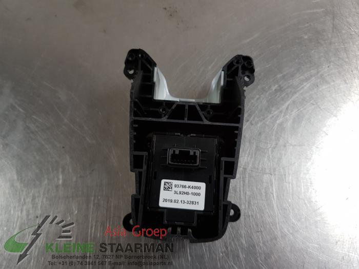 Parking brake module from a Hyundai Kona (OS) 64 kWh 2019
