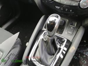 Used Automatic gear selector Nissan Qashqai (J11) 1.3 DIG-T 160 16V Price on request offered by Kleine Staarman B.V. Autodemontage