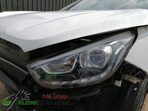 Used Headlight, left Hyundai iX35 (LM) 1.6 GDI 16V Price on request offered by Kleine Staarman B.V. Autodemontage