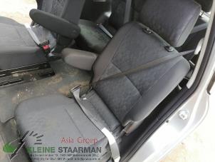 Używane Fotel tylny Toyota Avensis Verso (M20) 2.0 16V VVT-i D-4 Cena na żądanie oferowane przez Kleine Staarman B.V. Autodemontage