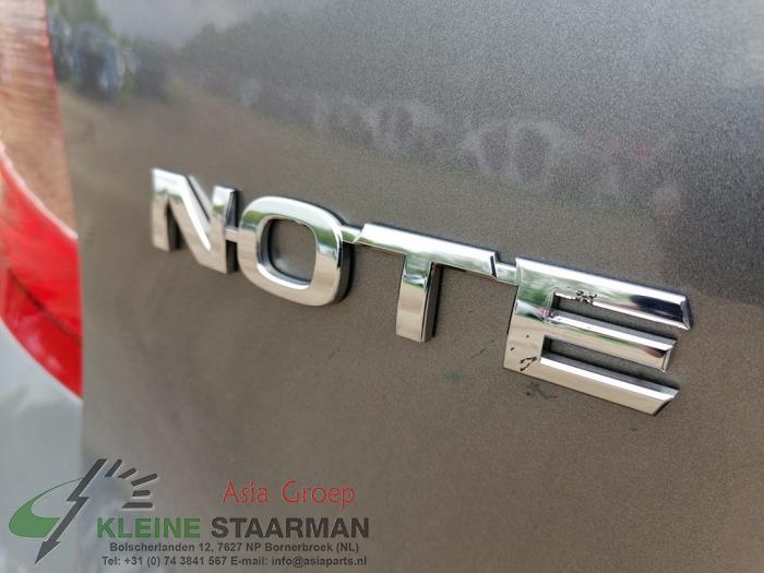 Barre d'accouplement gauche d'un Nissan Note (E12) 1.2 68 2014