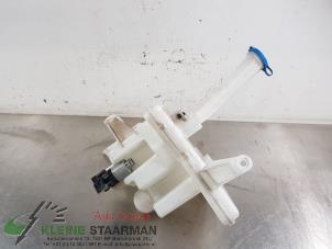 Used Front windscreen washer reservoir Toyota Auris (E18) 1.6 Dual VVT-i 16V Price € 42,35 Inclusive VAT offered by Kleine Staarman B.V. Autodemontage