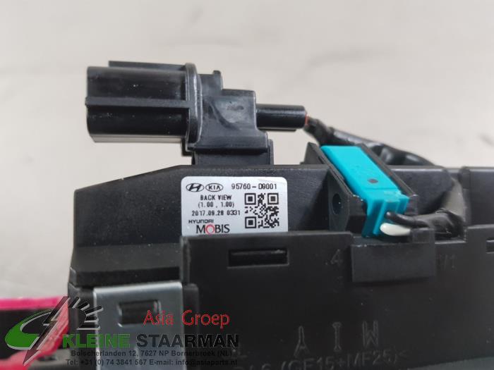 Tailgate switch from a Kia Sportage (QL) 1.6 T-GDI 177 16V 4x4 2018