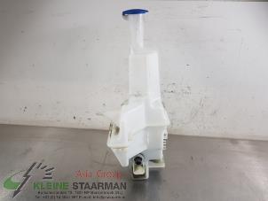 Used Front windscreen washer reservoir Kia Sportage (QL) 1.6 T-GDI 177 16V 4x4 Price on request offered by Kleine Staarman B.V. Autodemontage