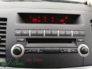 Usados Panel de control de radio Mitsubishi Lancer Sportback (CX) 1.6 MIVEC 16V Precio de solicitud ofrecido por Kleine Staarman B.V. Autodemontage
