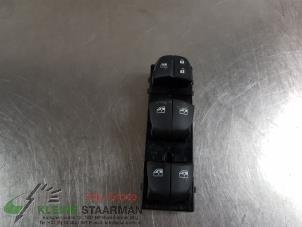 Used Electric window switch Nissan Qashqai (J11) 1.3 DIG-T 160 16V Price on request offered by Kleine Staarman B.V. Autodemontage