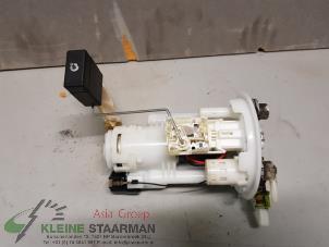 Usados Bomba de gasolina Nissan Pixo (D31S) 1.0 12V Precio € 42,35 IVA incluido ofrecido por Kleine Staarman B.V. Autodemontage