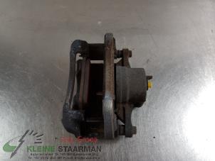 Used Front brake calliper, right Kia Cee'd (JDB5) 1.6 GDI 16V Price on request offered by Kleine Staarman B.V. Autodemontage