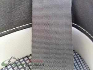 Used Front seatbelt, left Kia Cee'd (JDB5) 1.6 GDI 16V Price on request offered by Kleine Staarman B.V. Autodemontage