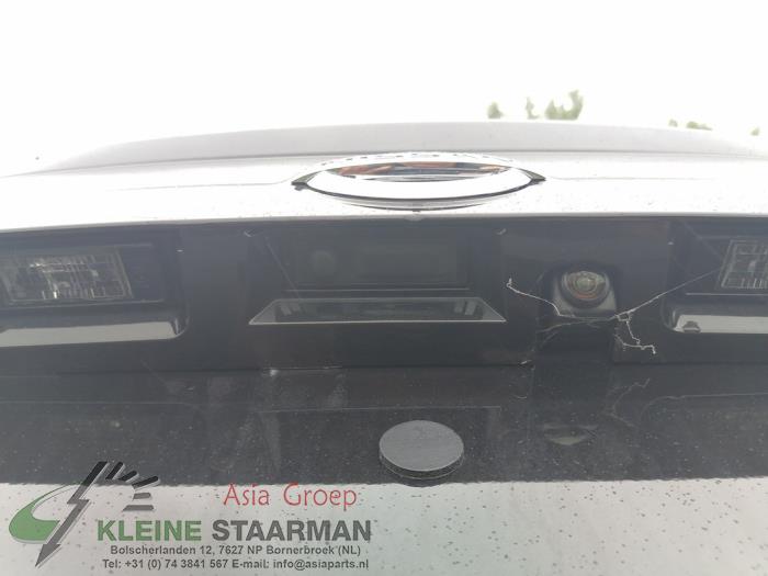 Heckklappengriff van een Nissan Qashqai (J11) 1.2 12V DIG-T 2018