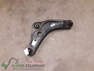 Used Front lower wishbone, right Nissan Qashqai (J11) 1.2 12V DIG-T Price on request offered by Kleine Staarman B.V. Autodemontage